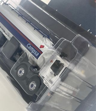 Camión a escala 1/43