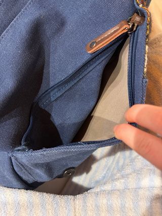 Bolso azul con estampado étnico