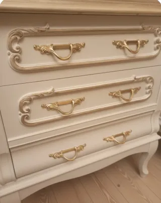 Mesitas de noche antiguas