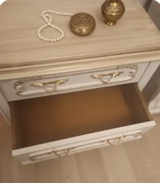 Mesitas de noche antiguas