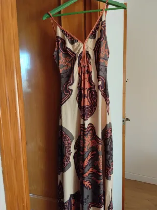 Vestido largo estampado beige y naranja