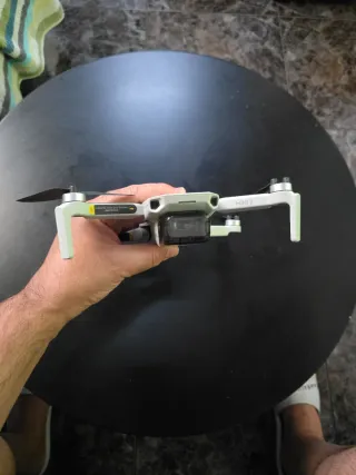 DJI Mini 2 Drone con mando