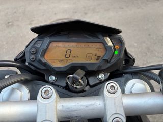 Benelli BN 125 Negra y Roja