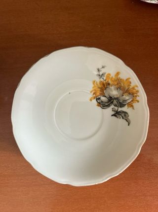 Juego de café 4 tazas y platos porcelana floral