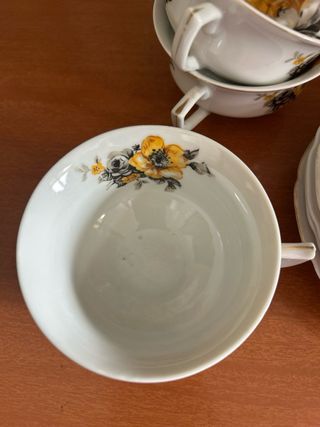 Juego de café 4 tazas y platos porcelana floral