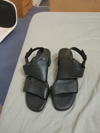 Sandalias WIKERS negras mujer