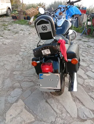 Suzuki Intruder 250cc Negra