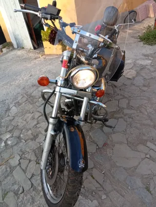 Suzuki Intruder 250cc Negra