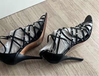 Sandalias Gloria Ortiz Negras Tachuelas