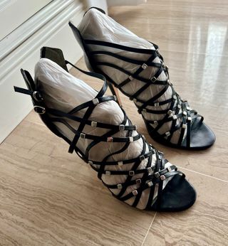 Sandalias Gloria Ortiz Negras Tachuelas