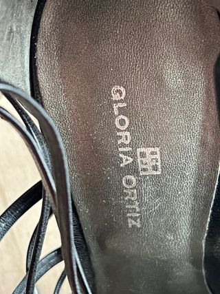 Sandalias Gloria Ortiz Negras Tachuelas