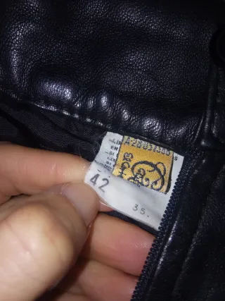 Falda de cuero negra