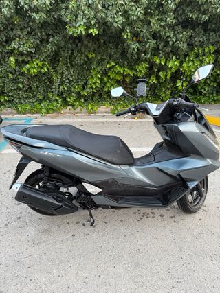 Honda PCX 125 2025 Gris
