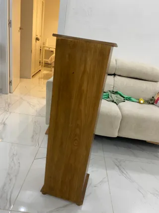 Mueble de madera con cajón