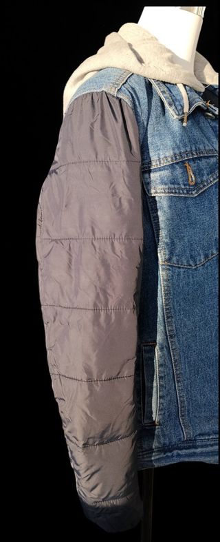 Cazadora vaquera Pull and Bear con capucha