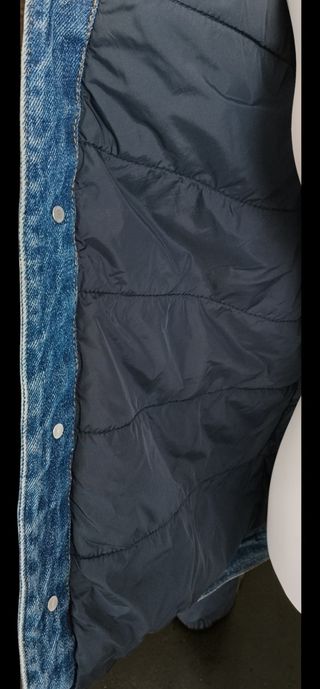 Cazadora vaquera Pull and Bear con capucha