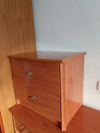 Cómoda y dos mesillas