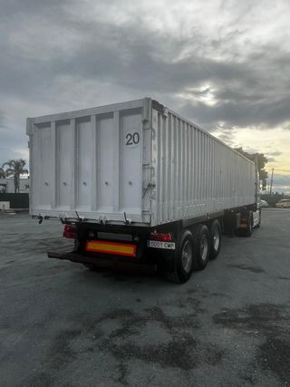 Semirremolque bañera basculante