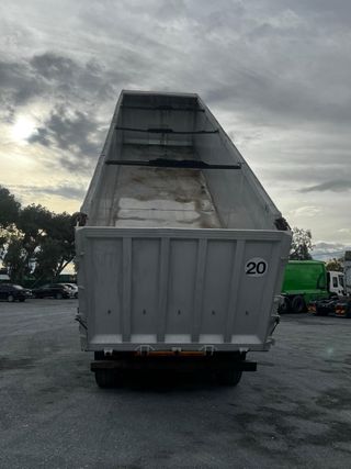 Semirremolque bañera basculante