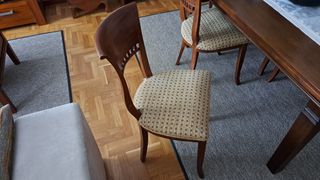 Mesa Comedor extensible de Castaño y 6 Sillas