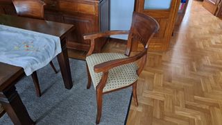 Mesa Comedor extensible de Castaño y 6 Sillas