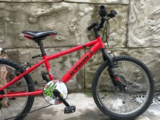 Bicicleta B-Twin Roja