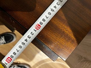 Mesitas de noche de madera oscuras color tabaco