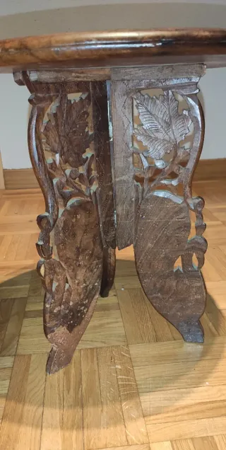 Mesa auxiliar artesanal estilo anglo-indio