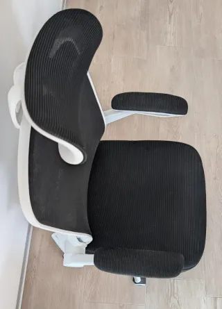 Silla Ergonómica Kerdom 9060 Brazos Plegables