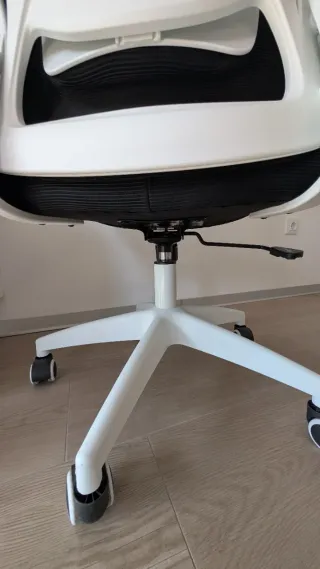 Silla Ergonómica Kerdom 9060 Brazos Plegables