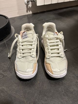 Zapatillas Jordan Mujer Beige/Blanco