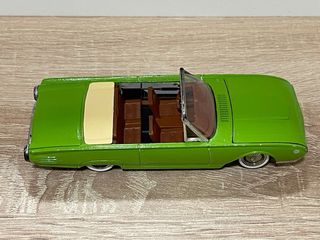 Ford Thunderbird 1/43 solido