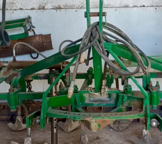 Cultivador 15 brazos plegable hidráulico