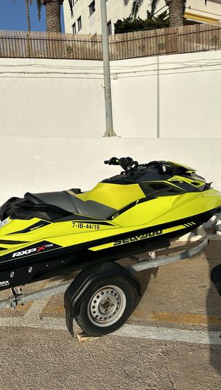 Sea-Doo RXP X RS 300 Amarillo/Negro NO CAMBIOS