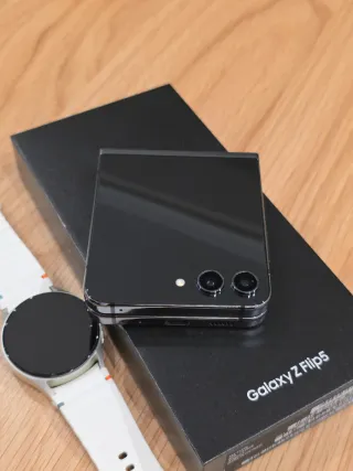 Samsung Galaxy Z Flip 5 512GB + Watch 7 40mm