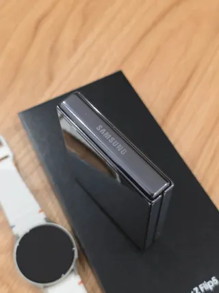 Samsung Galaxy Z Flip 5 512GB + Watch 7 40mm