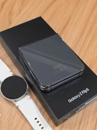 Samsung Galaxy Z Flip 5 512GB + Watch 7 40mm
