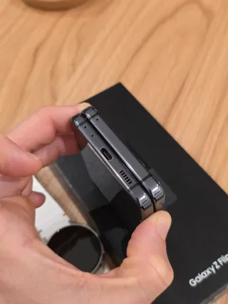 Samsung Galaxy Z Flip 5 512GB + Watch 7 40mm