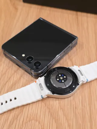 Samsung Galaxy Z Flip 5 512GB + Watch 7 40mm