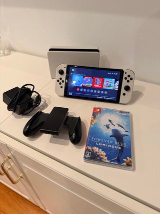 Nintendo Switch OLED Bianca