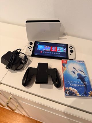 Nintendo Switch OLED Bianca