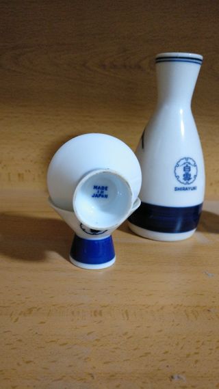 Set di porcellana per servire il saké