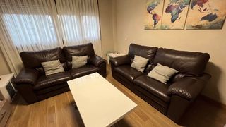 2 Sofás/Tresillo de piel marrón de 3 plazas
