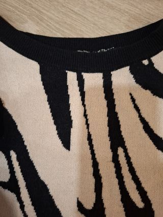 Jersey estampado blanco y negro