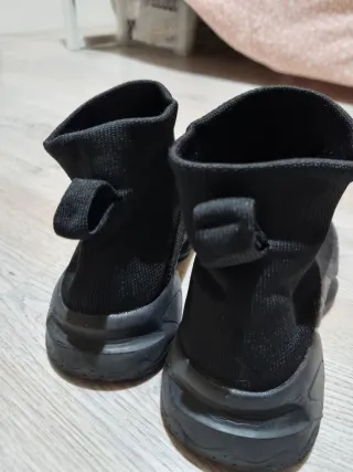 Botas deportivas negras