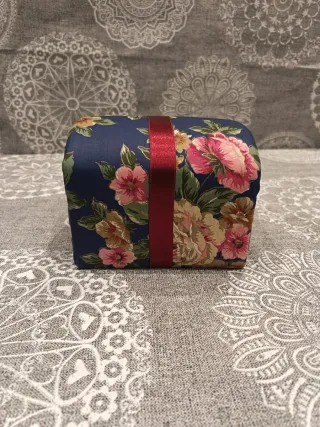 Bonito joyero tela estampado de flores