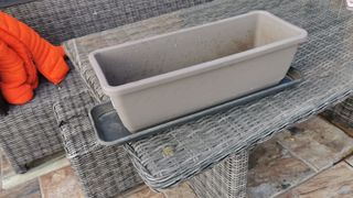 Jardinera Beige/Gris Plástico