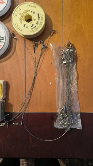 Carrete Daiwa GS6 y aparejos de pesca