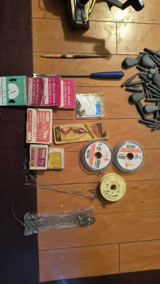 Carrete Daiwa GS6 y aparejos de pesca