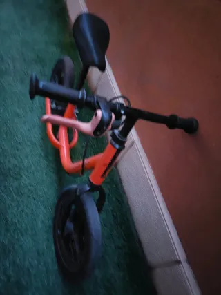 Bici de equilibrio Btwin naranja